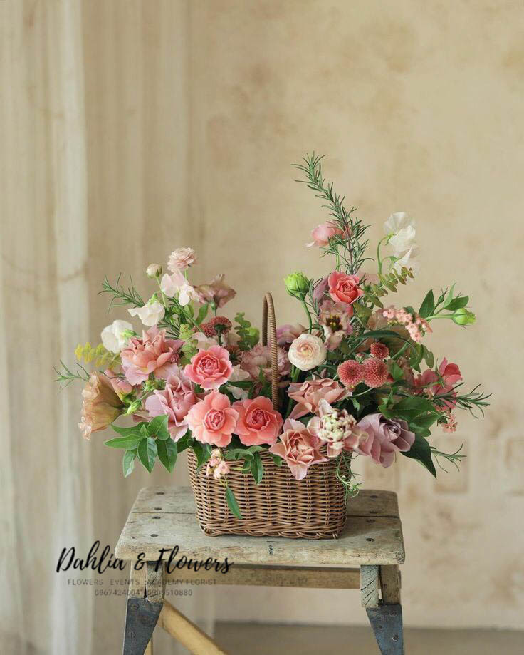 Dahlia & Flowers